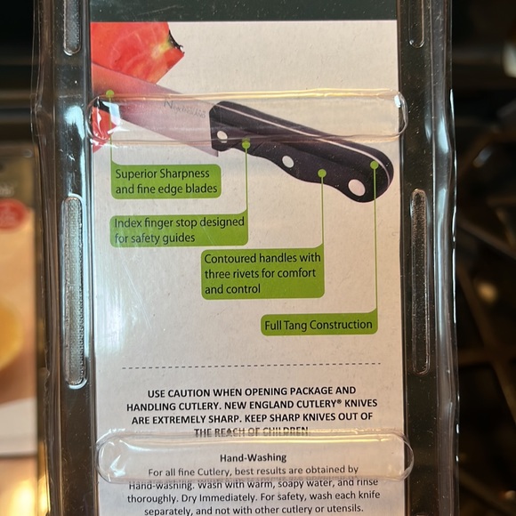 6 New Kitchen bundle with knives, pizza cutter, glass storage and cookie mold - Picture 13 of 15